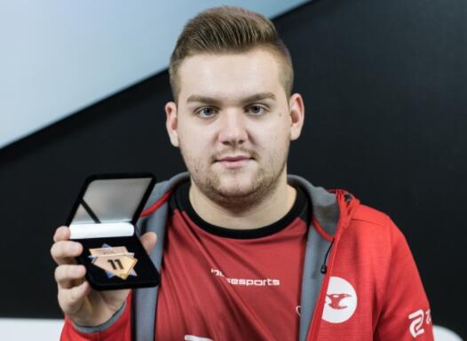 氧望体育官宣：欢迎LPL前职业选手Smlz加入