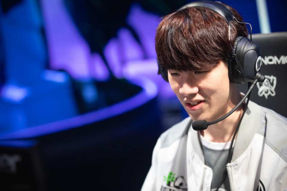 T1 击败 Invictus Gaming 晋级 2025 年全球总决赛小组赛